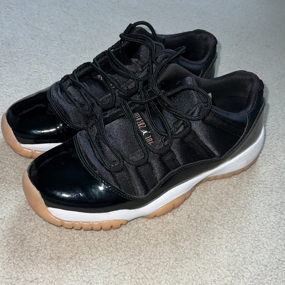 Jordan 11 Retro Low Bleached Coral